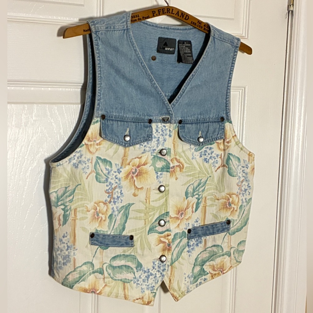 Vintage Lizwear Denim Floral Vest Women’s Medium Button Front 90s Cottagecore